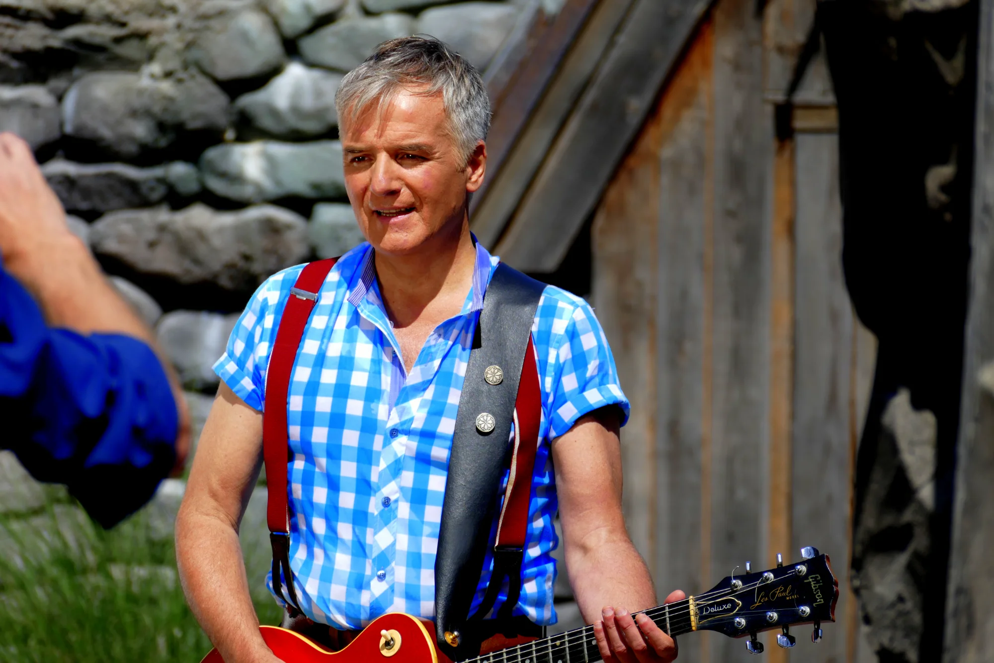 Clemens in Tracht bei Dreharbeiten